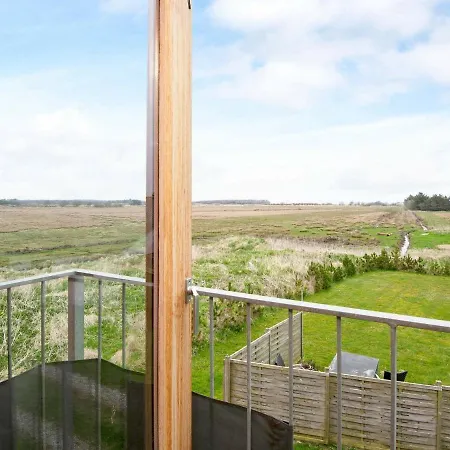 4 Person In Fan Apartman